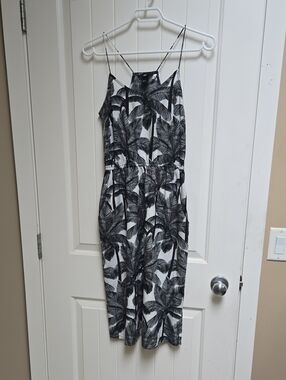 H&M Black & White Tropical Leaf Summer Spaghetti-Strap Light Dress Women's 6